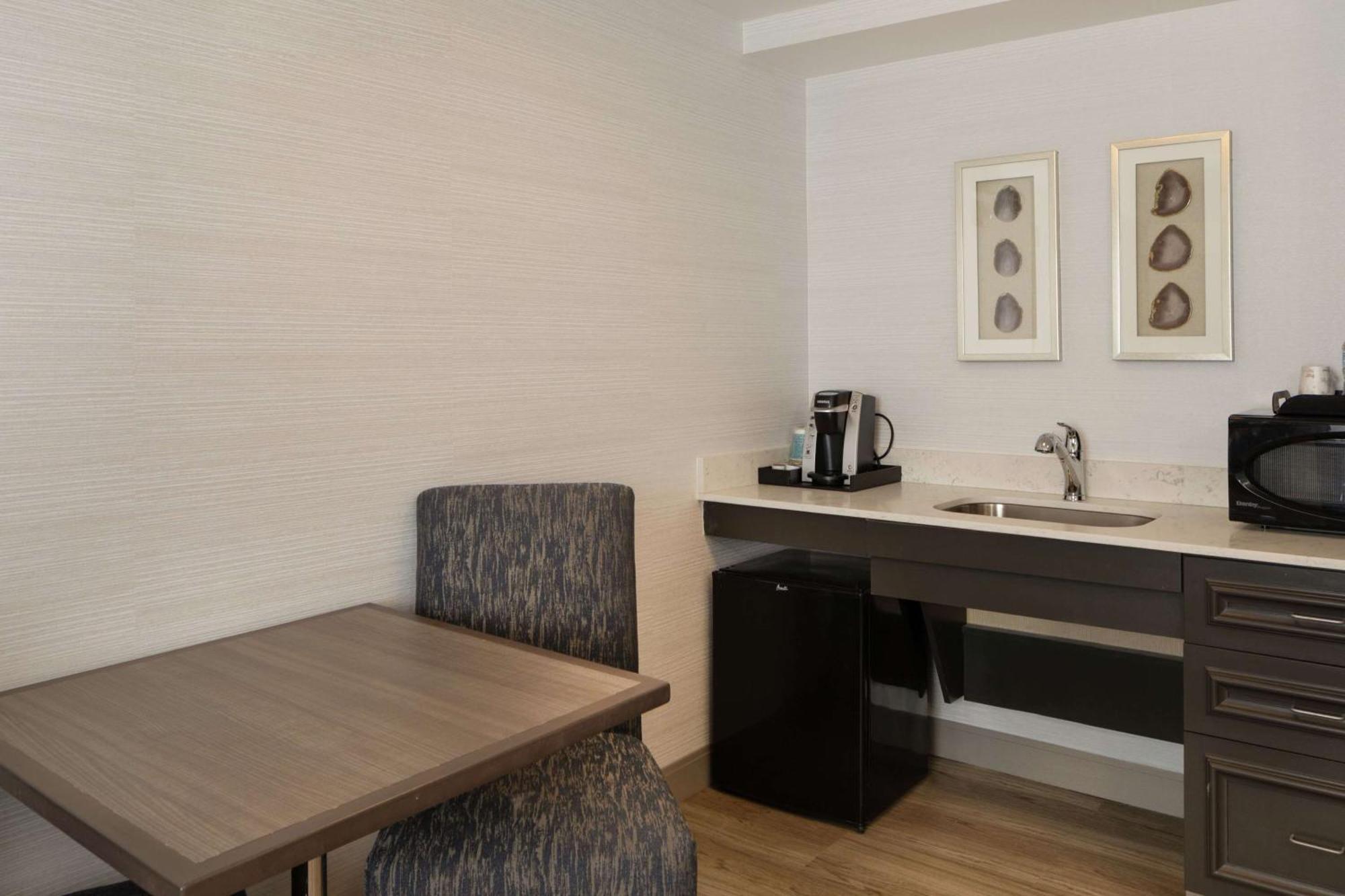 Hilton Garden Inn Freeport Downtown Екстер'єр фото