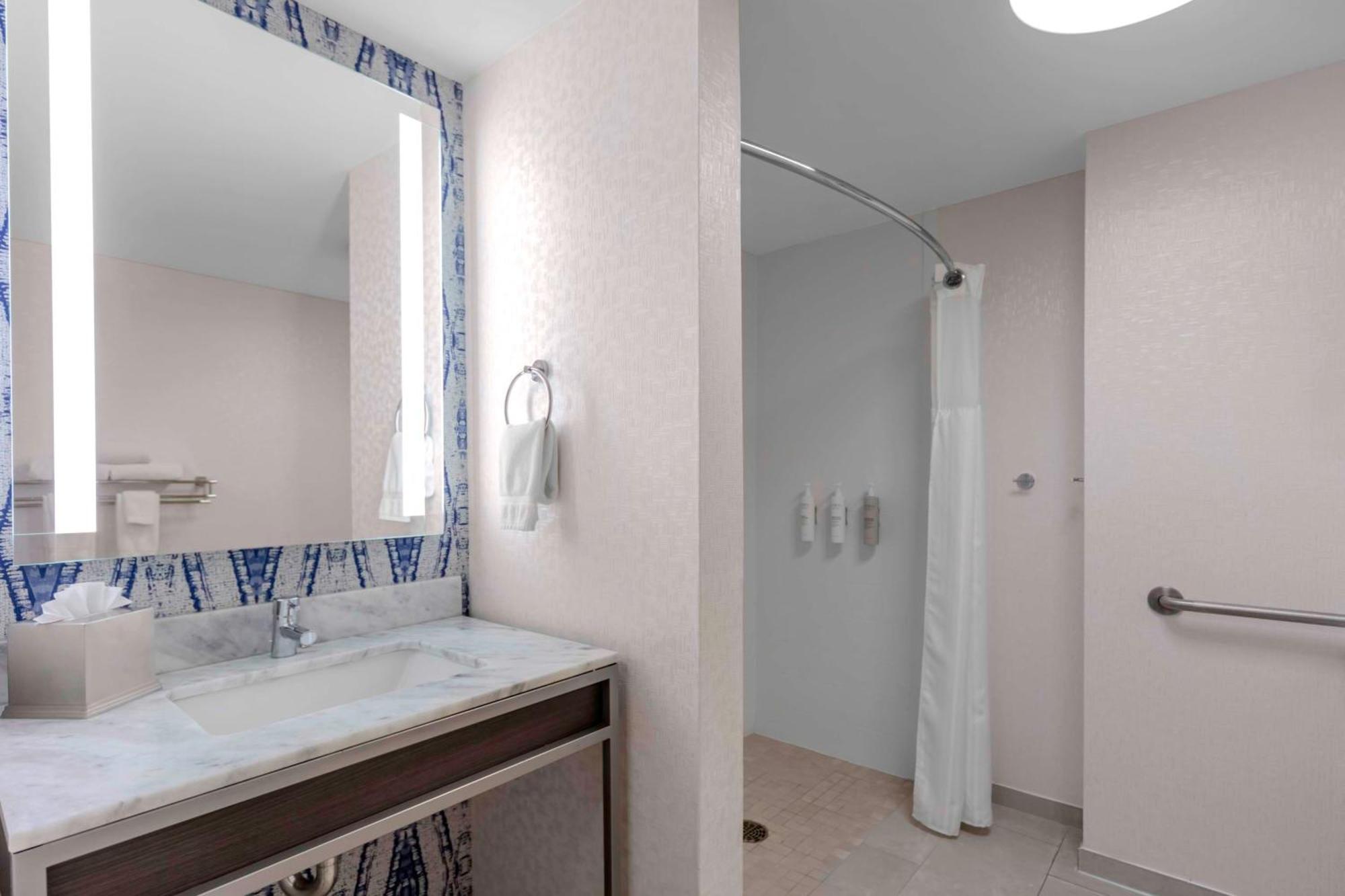 Hilton Garden Inn Freeport Downtown Екстер'єр фото