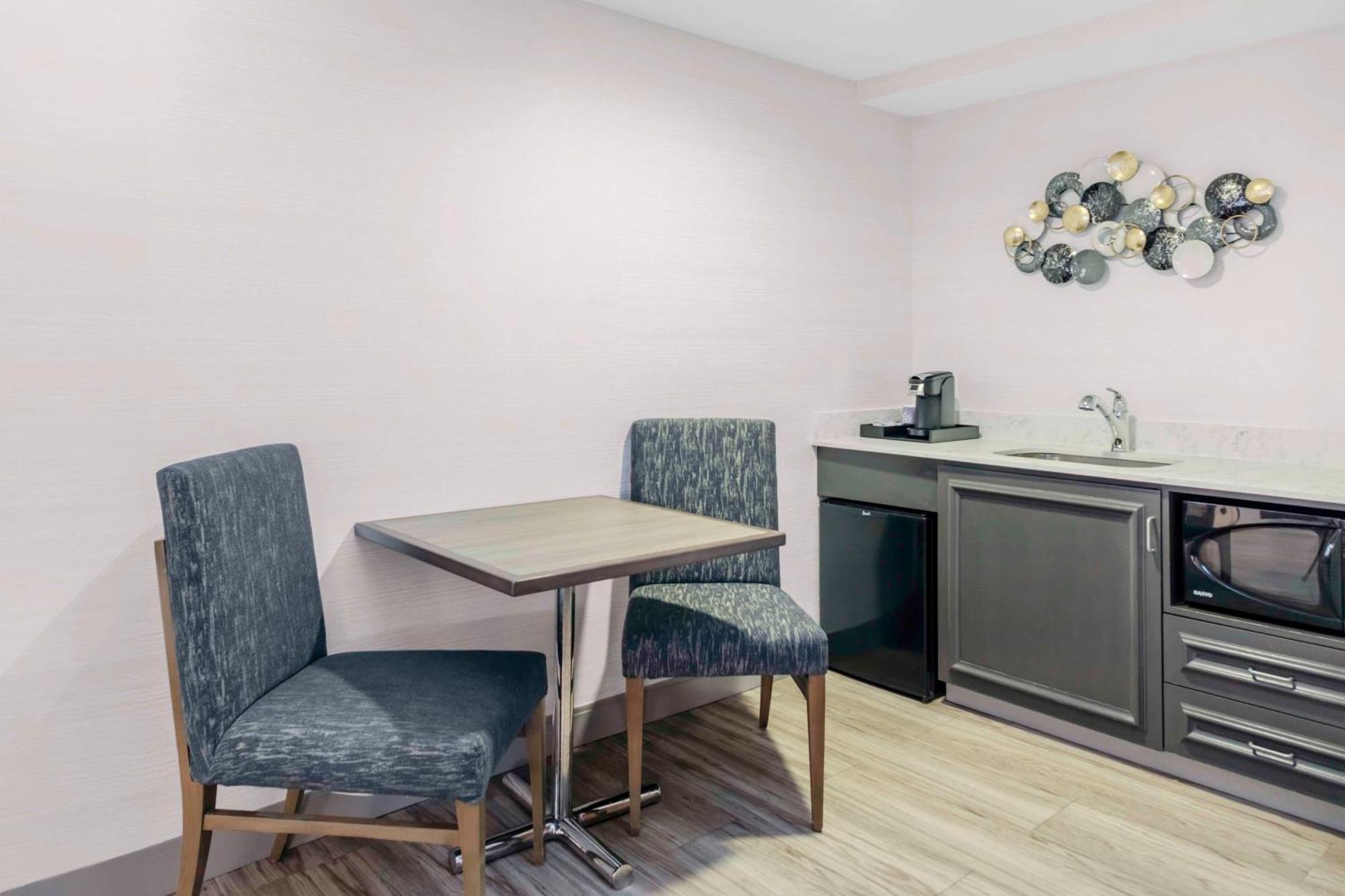 Hilton Garden Inn Freeport Downtown Екстер'єр фото