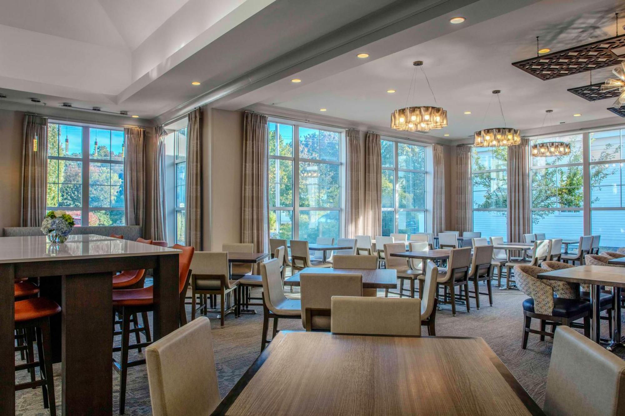 Hilton Garden Inn Freeport Downtown Екстер'єр фото